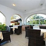 & Restaurant Matanovi Dvori 4*