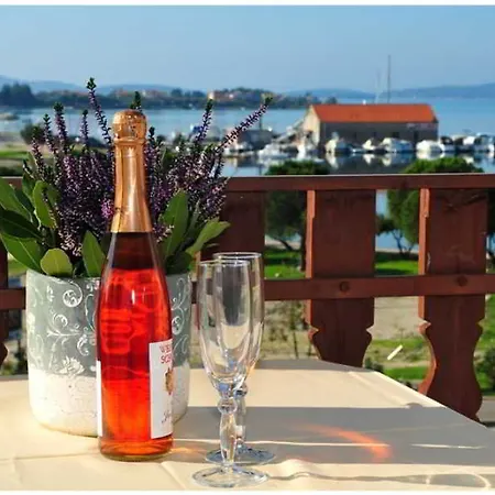 & Restaurant Matanovi Dvori 4* Sukošan