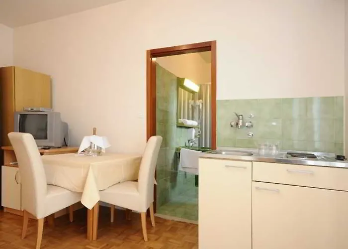 & Restaurant Matanovi Dvori 게스트하우스 4*
