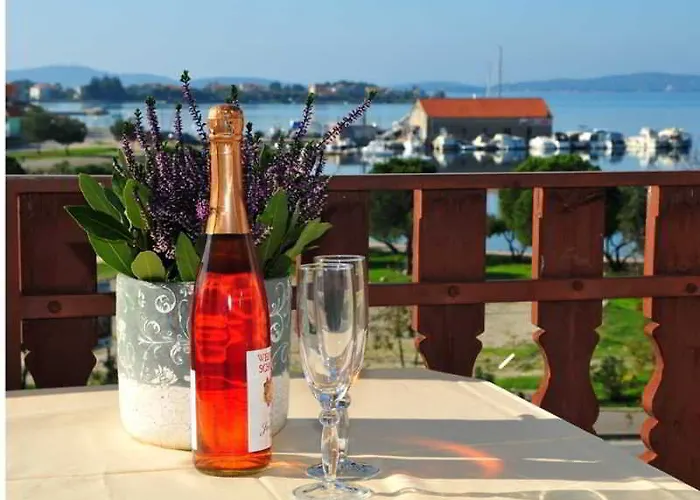 & Restaurant Matanovi Dvori 4* Sukošan