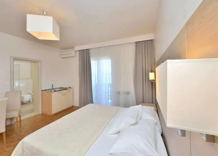 & Restaurant Matanovi Dvori 게스트하우스 4*