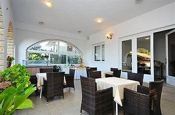 Vendégház & Restaurant Matanovi Dvori Sukošan