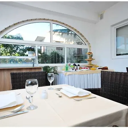 & Restaurant Matanovi Dvori 4*