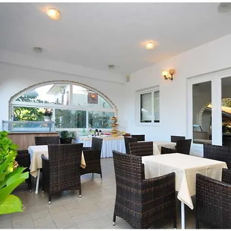 & Restaurant Matanovi Dvori 4* Sukošan