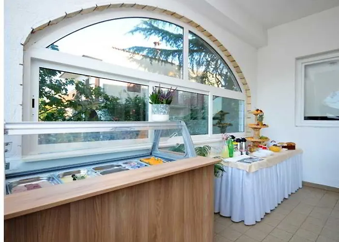 & Restaurant Matanovi Dvori Guest house Sukosan